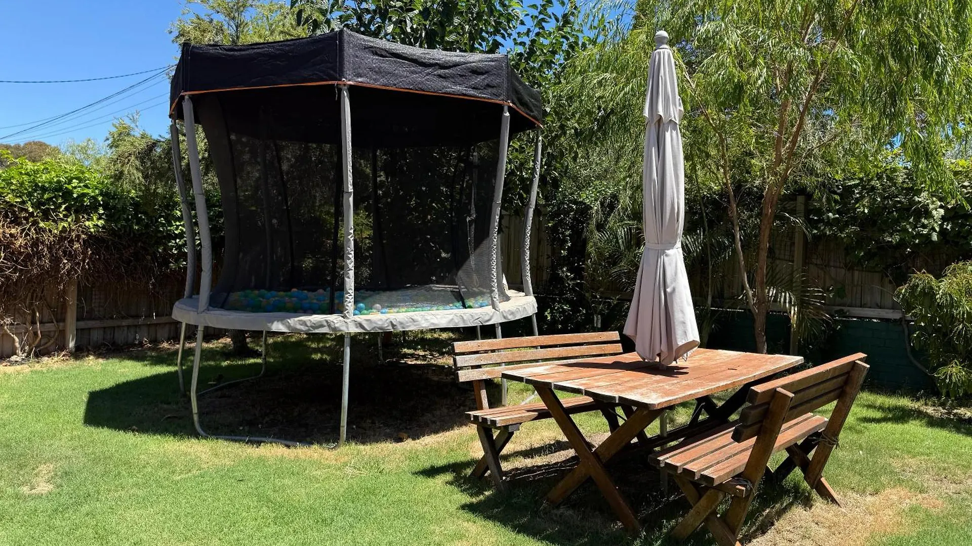 2 Cute Cosy Cottage Garden 2Brms Perth Holiday home